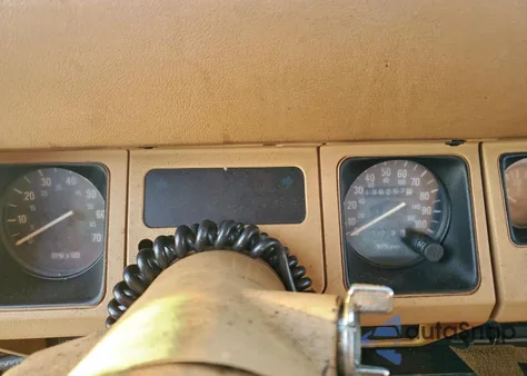 1988 Jeep Wrangler z USA, uszkodzony, nr VIN 2BCCV81J1JB502019